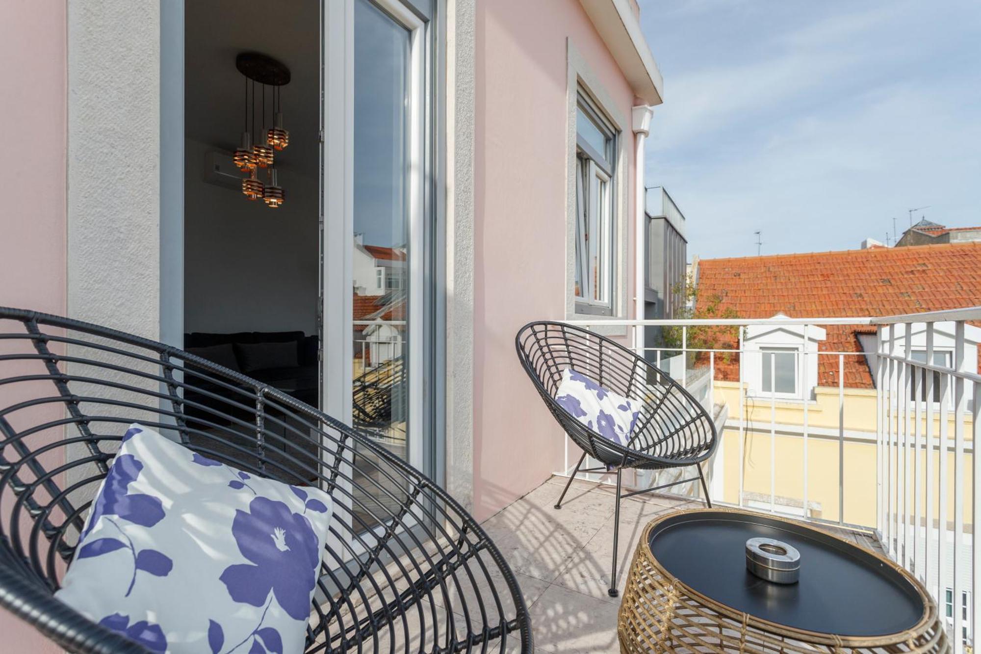 Cortes Apartment In Lisbon Historic Neighborhood Exterior photo